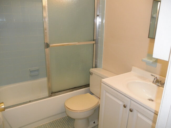 Building Photo - Harbour Hall