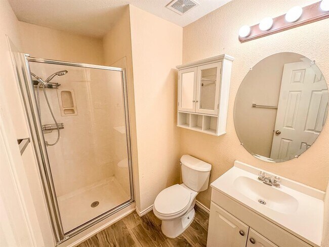 Building Photo - 1101 Whitley Dr