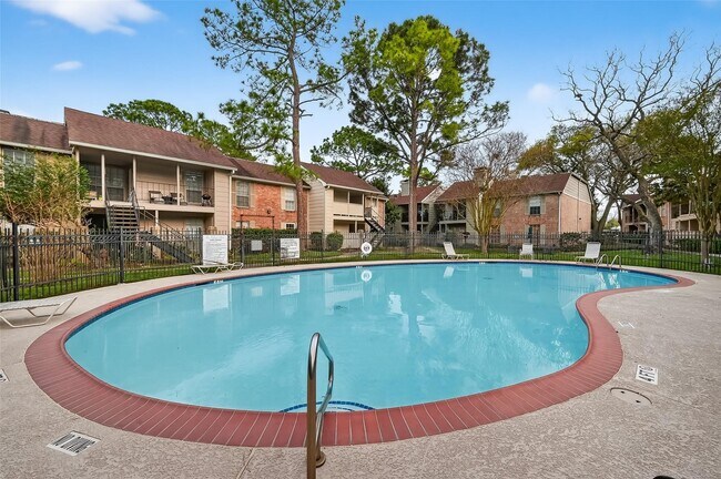 Building Photo - 2800 Jeanetta St