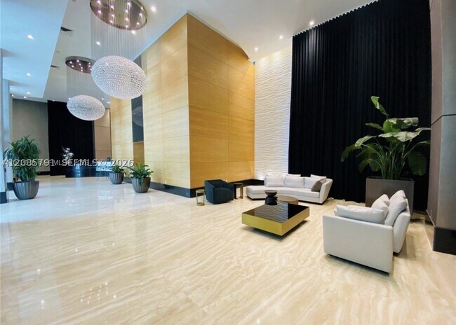 Building Photo - 950 Brickell Bay Dr