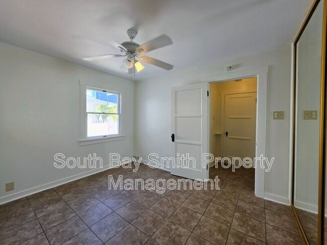 Building Photo - 57 7th Ct