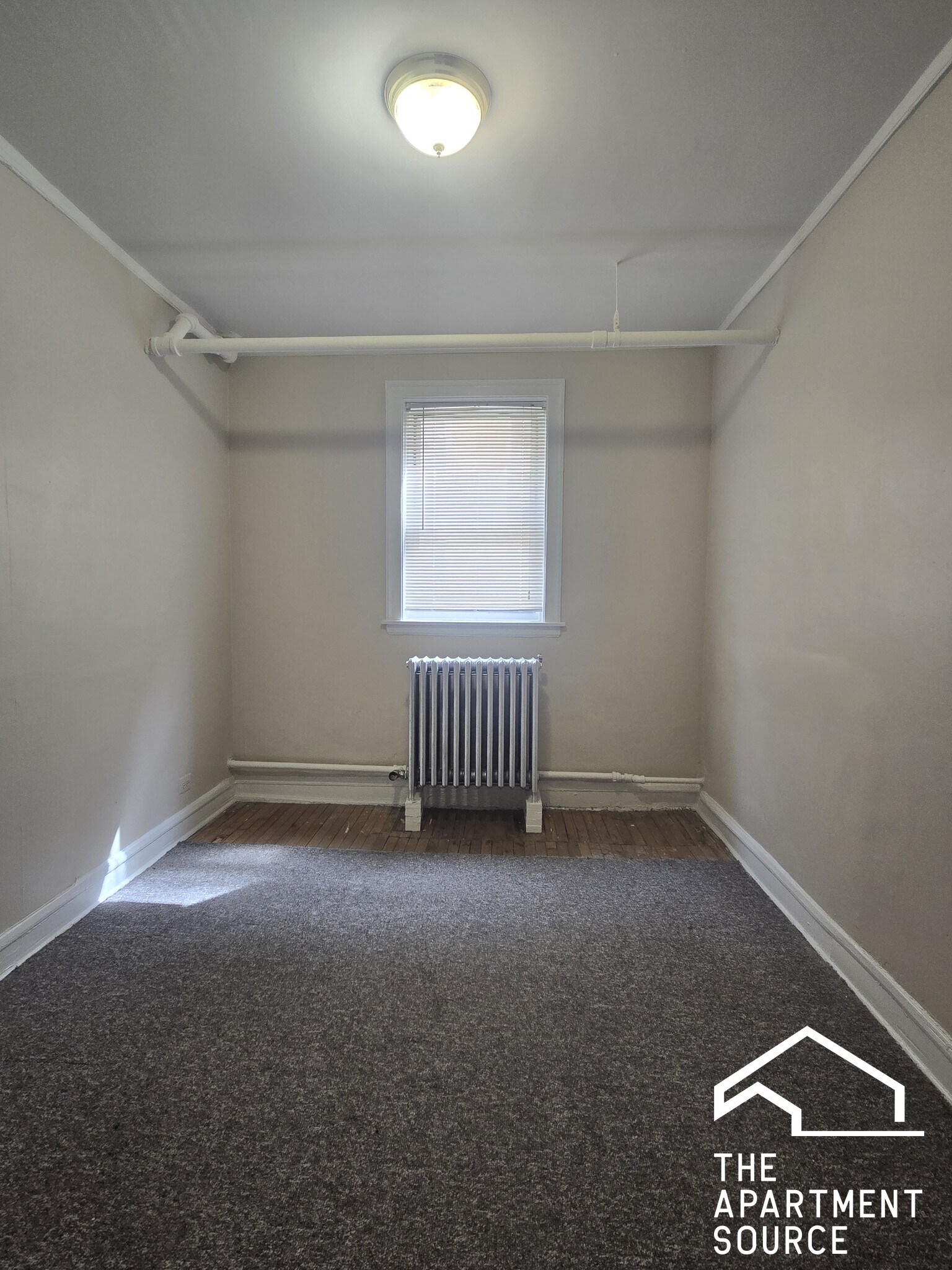 Building Photo - 1806 W Farwell Ave