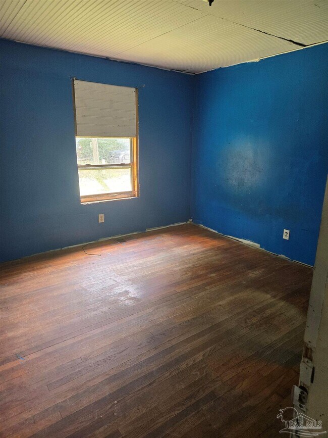 Building Photo - 2410 Ladd Dr