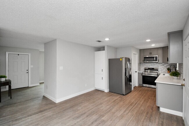 Building Photo - 1030 San Felipe Rd