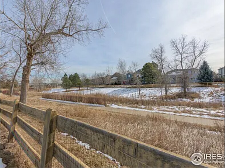 Building Photo - 1364 E Weldona Way