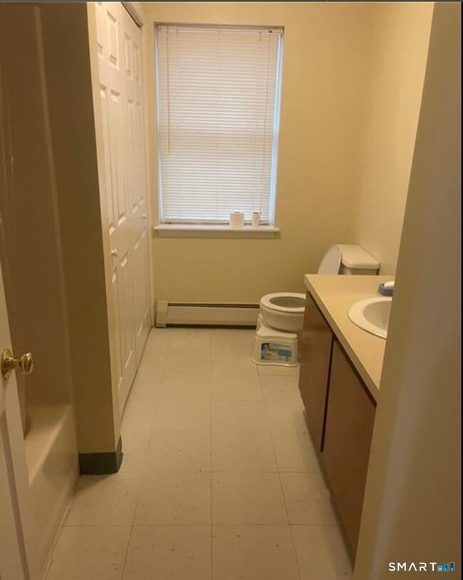 Building Photo - 243 Jefferson St