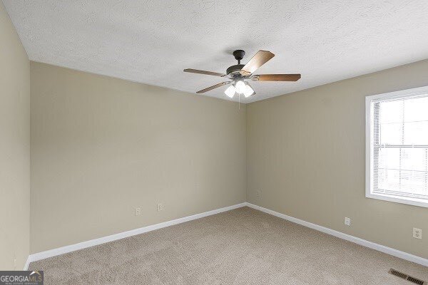 Building Photo - 114 Oak Cir S