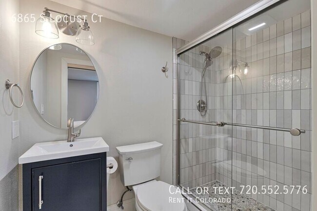 Building Photo - 6865 S Locust Ct