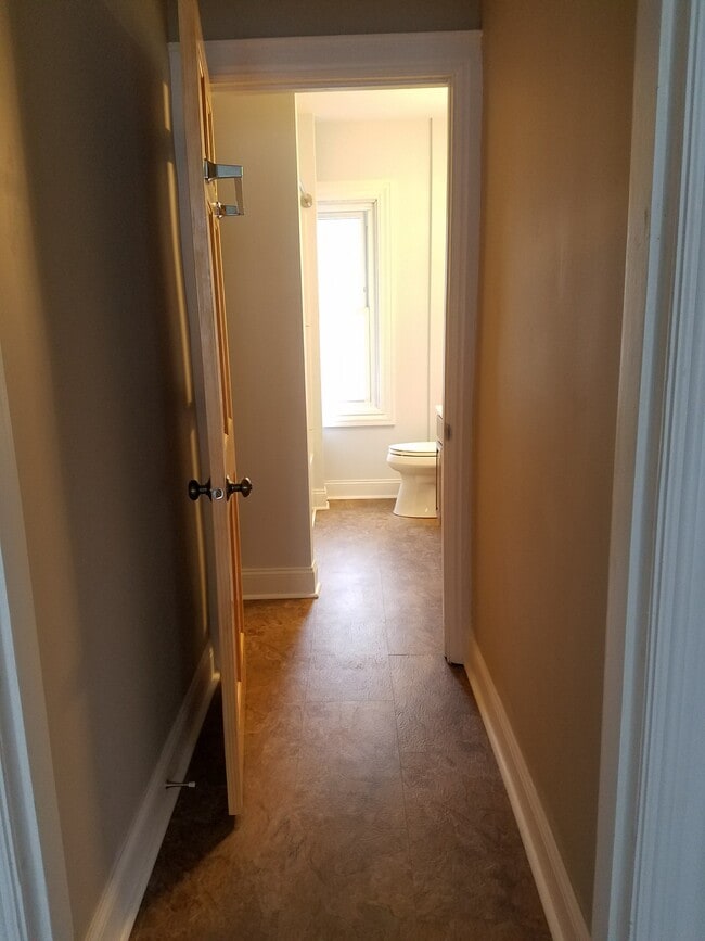 Building Photo - 96 Linshaw Ave