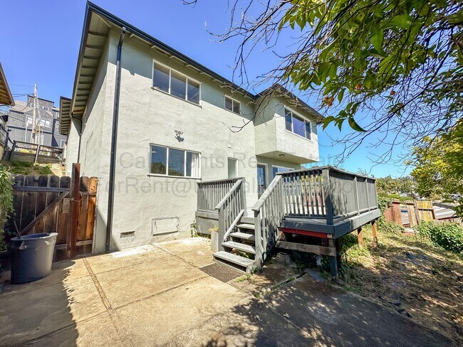Building Photo - 7019 Outlook Ave