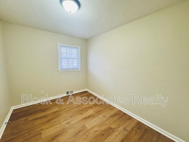 Building Photo - 356 Shuler Rd