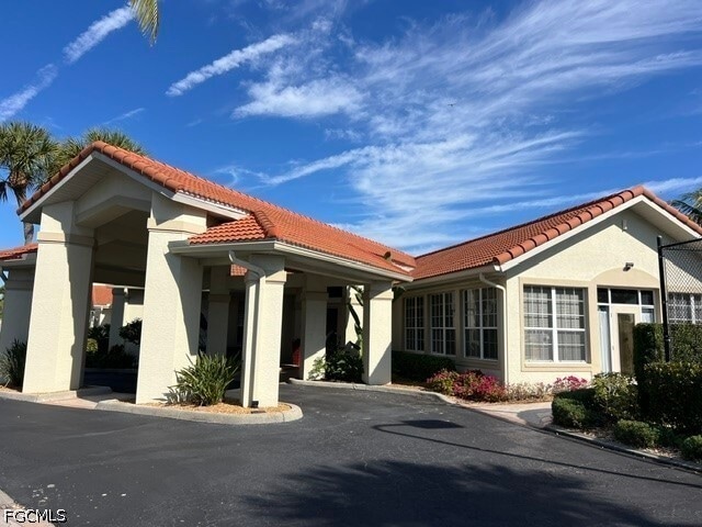 Building Photo - 15151 Royal Windsor Ln