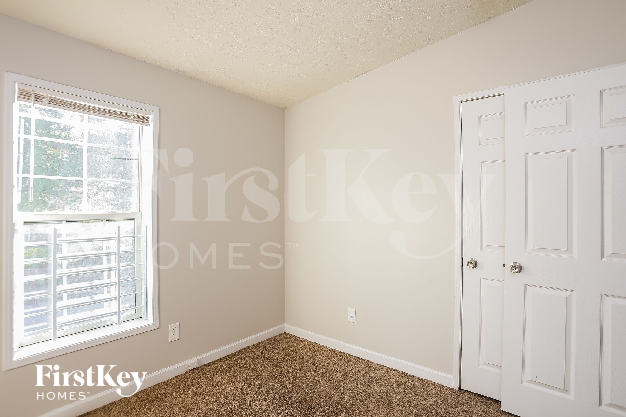 Building Photo - 5650 Askew Ave