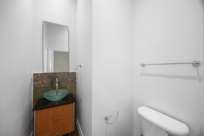 Building Photo - 5632 Kiam St