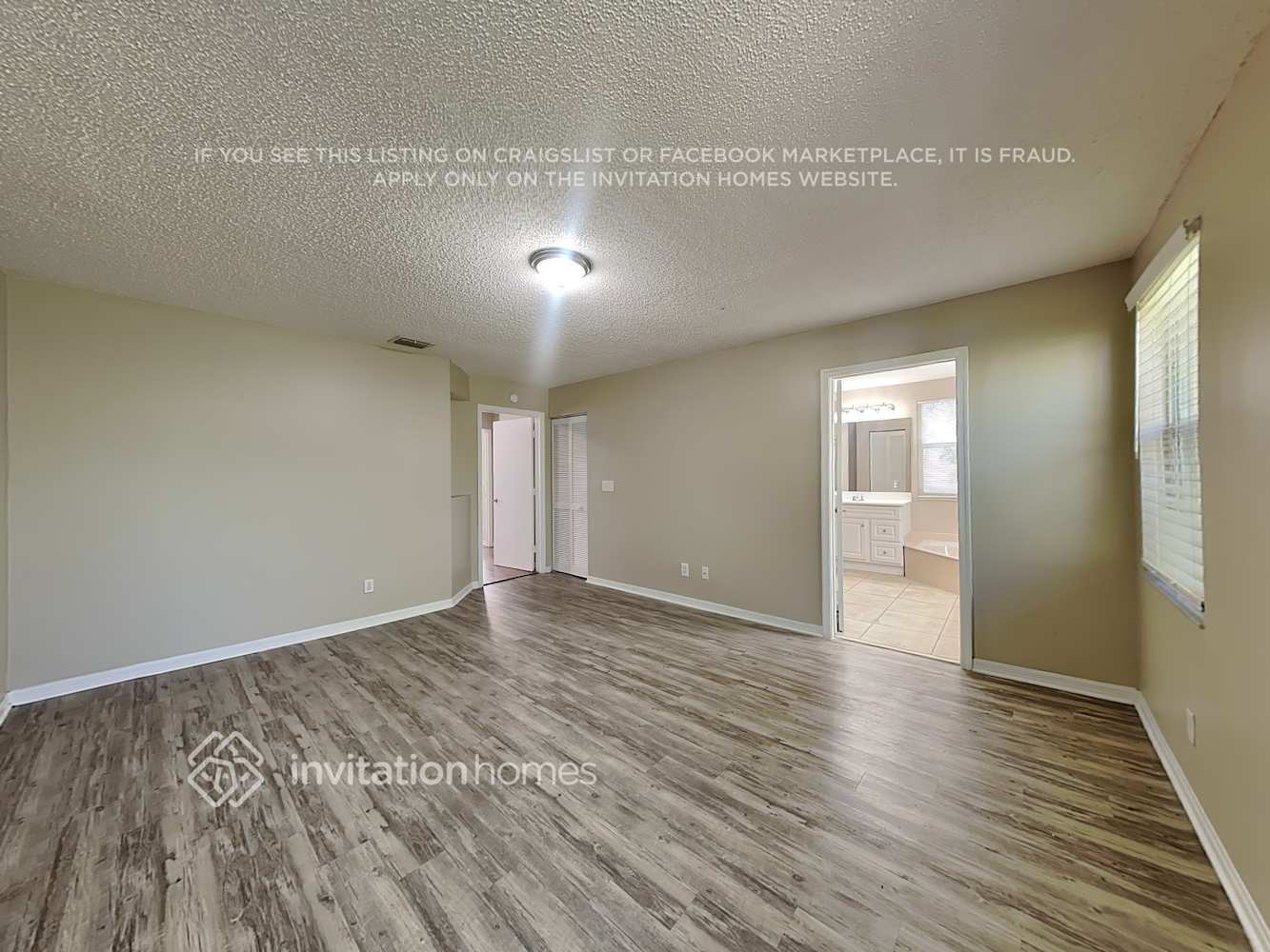 Building Photo - 450 SW 182nd Way