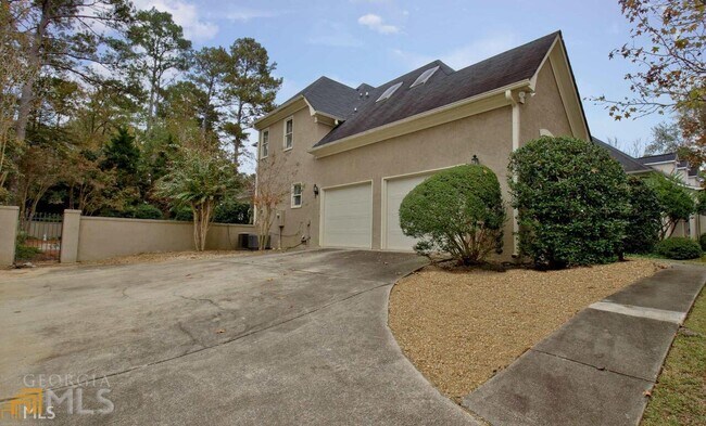 Building Photo - 404 Burgess Point