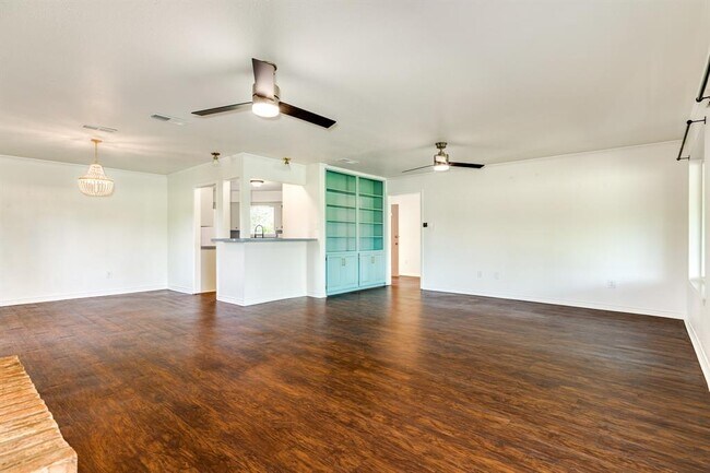 Building Photo - 438 Wellshire Dr