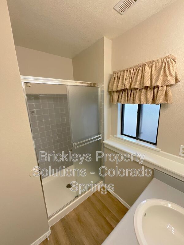 Building Photo - 8214 Steadman Dr