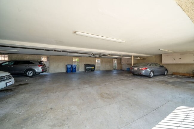 Building Photo - 6003 Craner Ave