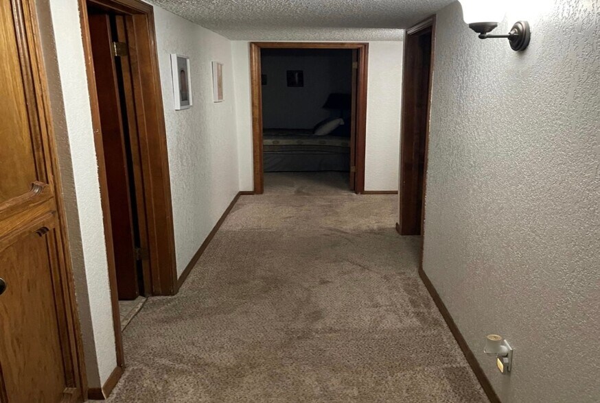 Building Photo - 3216 W Tenaya Way