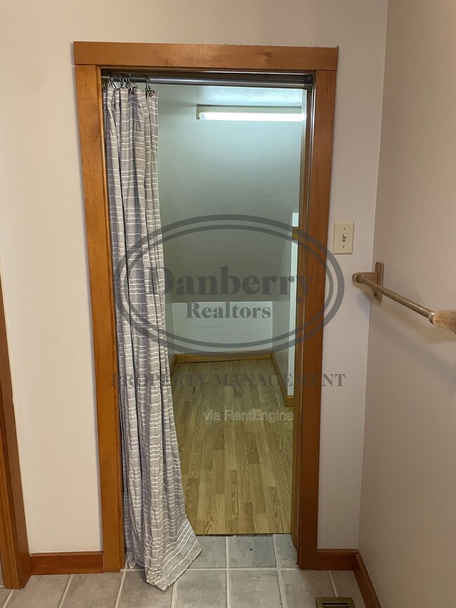 Building Photo - 606 South St