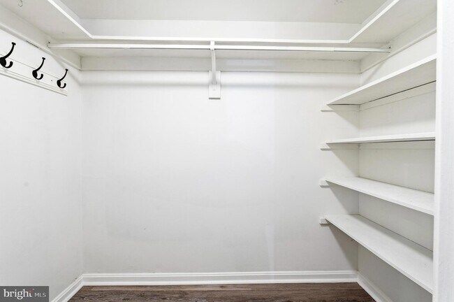 Building Photo - 2648 Redcoat Dr