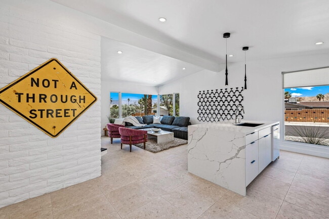 Building Photo - 38951 Bel Air Dr