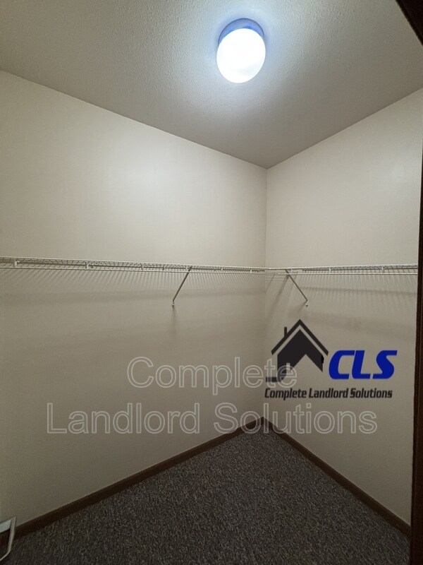 Building Photo - 1400 North Ave