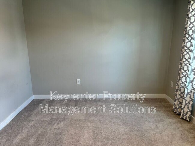 Building Photo - 2745 Dorval Rd