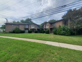 Building Photo - 24691 W Outer Dr