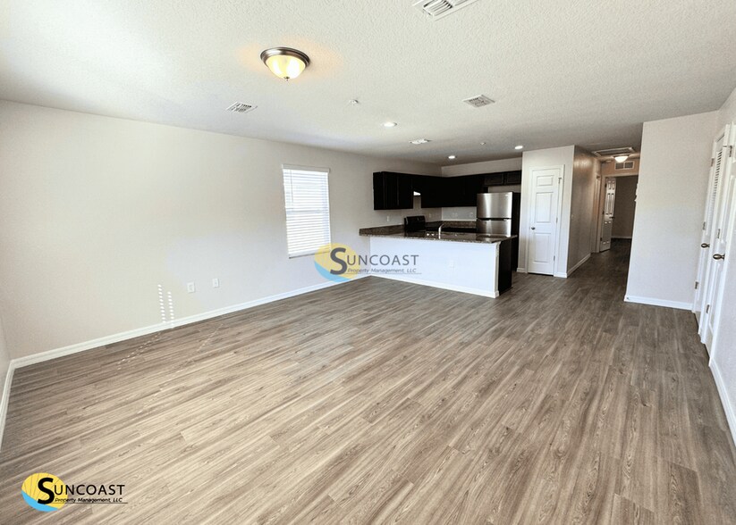 Building Photo - 6546 Sweetbay Ln