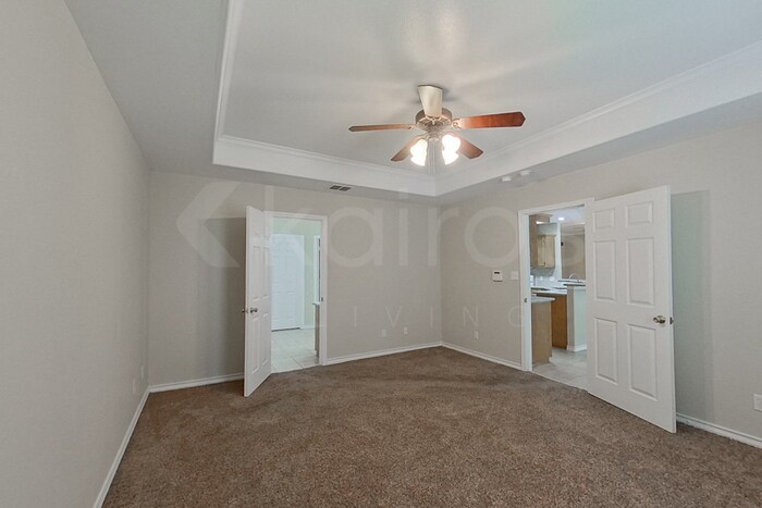 Building Photo - 15334 Guadalupe River Dr