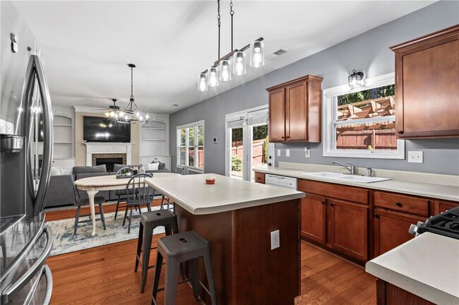 Building Photo - 2067 Peach Shoals Cir