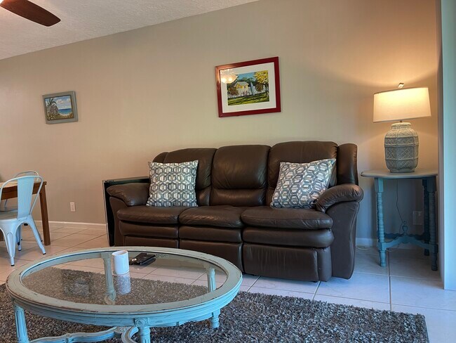 Building Photo - 8043 SE Highpoint Way