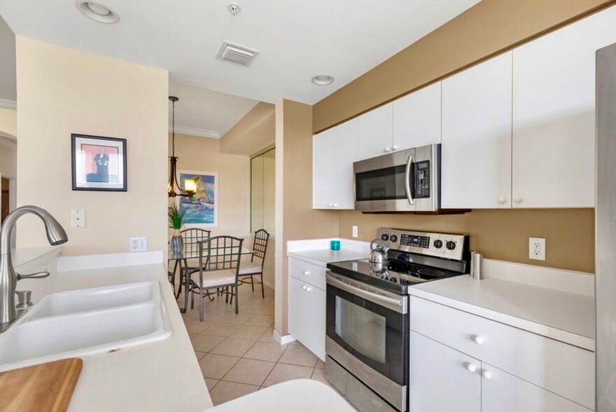 Building Photo - 10480 Washingtonia Palm Way