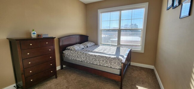 Building Photo - 410 S Edward St