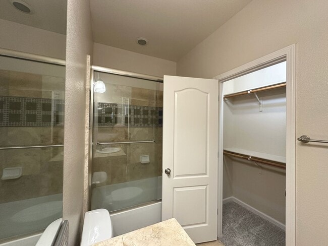 Building Photo - Beautifully Upgraded 3BD/2.5BA Citrus Heights Home with Covered Patio & Modern Amenities!