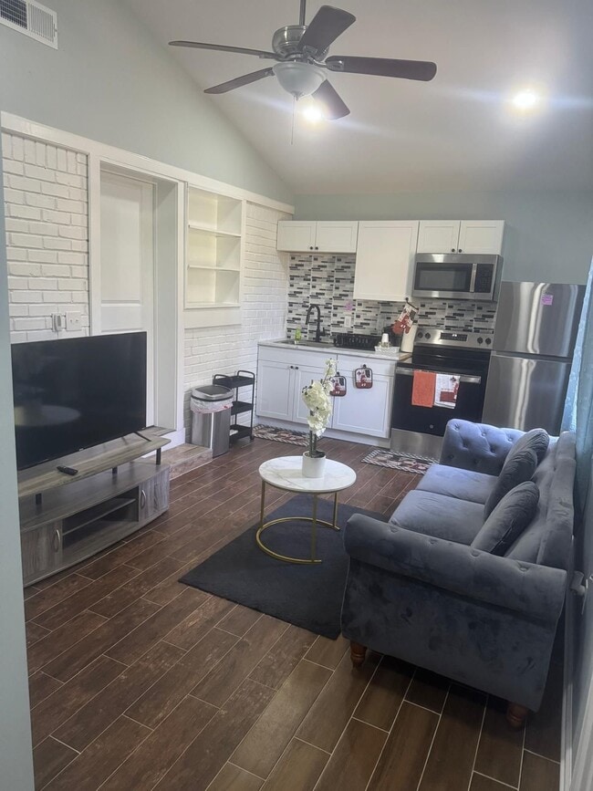 Building Photo - 8323 Tudor Dr