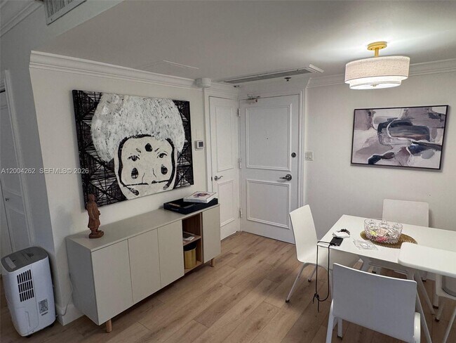 Building Photo - 5151 Collins Ave