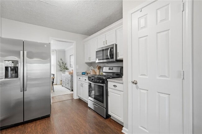 Building Photo - 1810 Westwind Dr