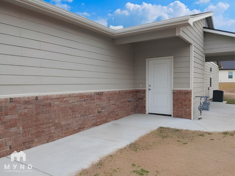Building Photo - 5788 E Bristol Cir