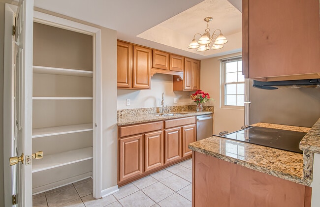 Building Photo - 7914 Gleason Dr