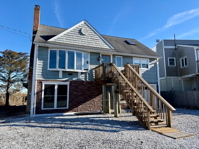 Building Photo - 256 Alley Ave