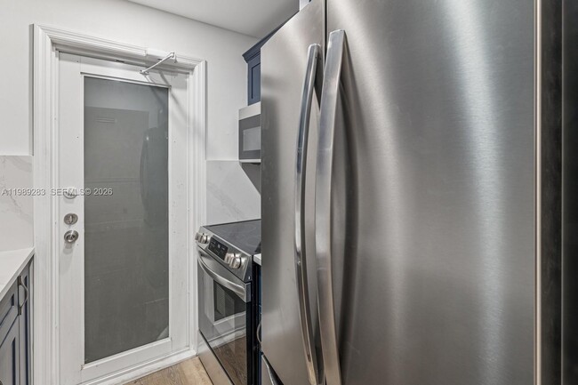 Building Photo - 255 Sunrise Dr