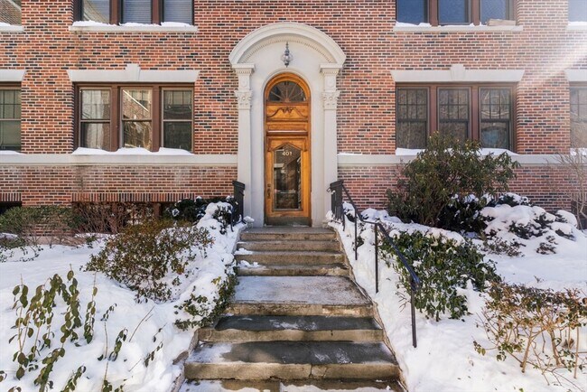 Building Photo - 401 Washington St