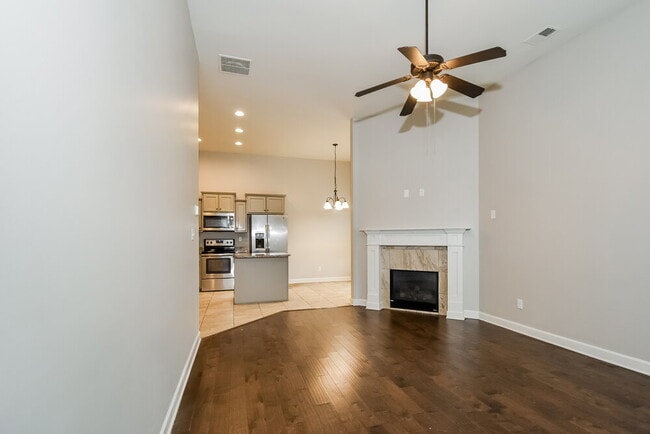 Building Photo - 2600 Molly Ln