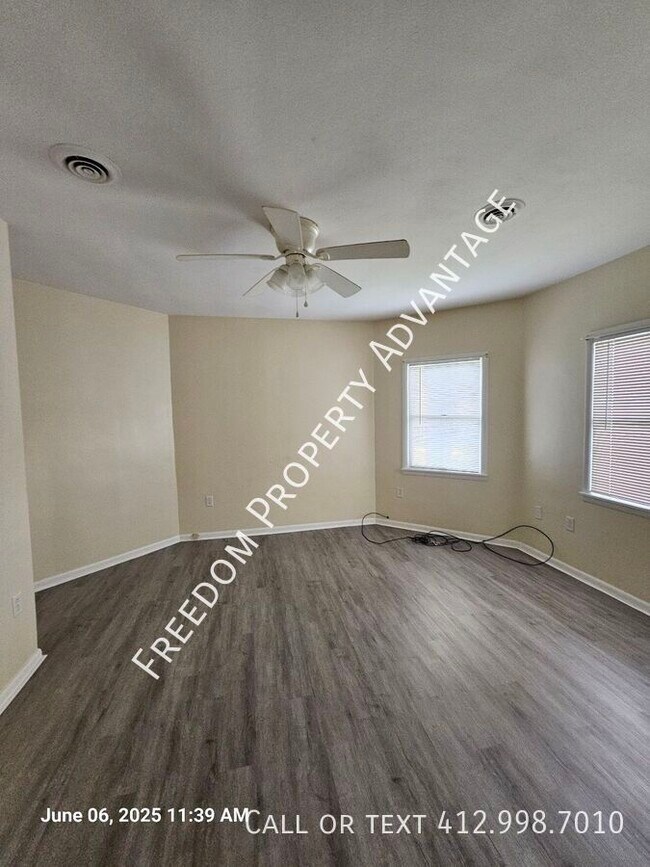 Building Photo - 130 Hall Ave