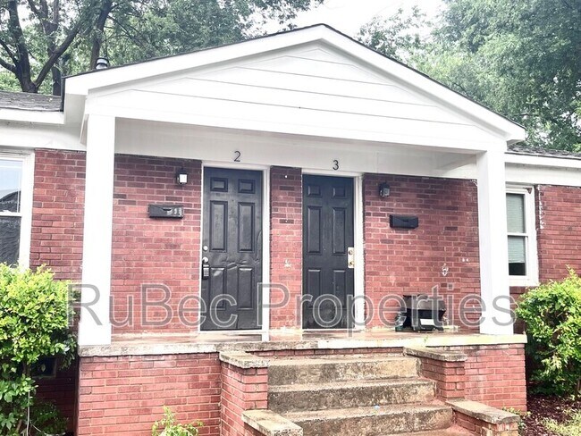 Primary Photo - 200 Solomon St