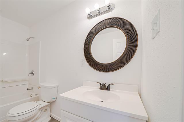 Building Photo - 7721 Mohawk Dr