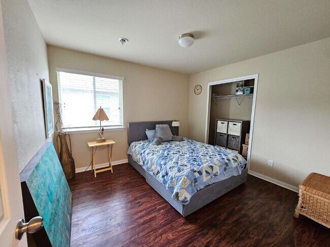 Building Photo - Charming 3-Bed Oasis in Lockhart with Styl...